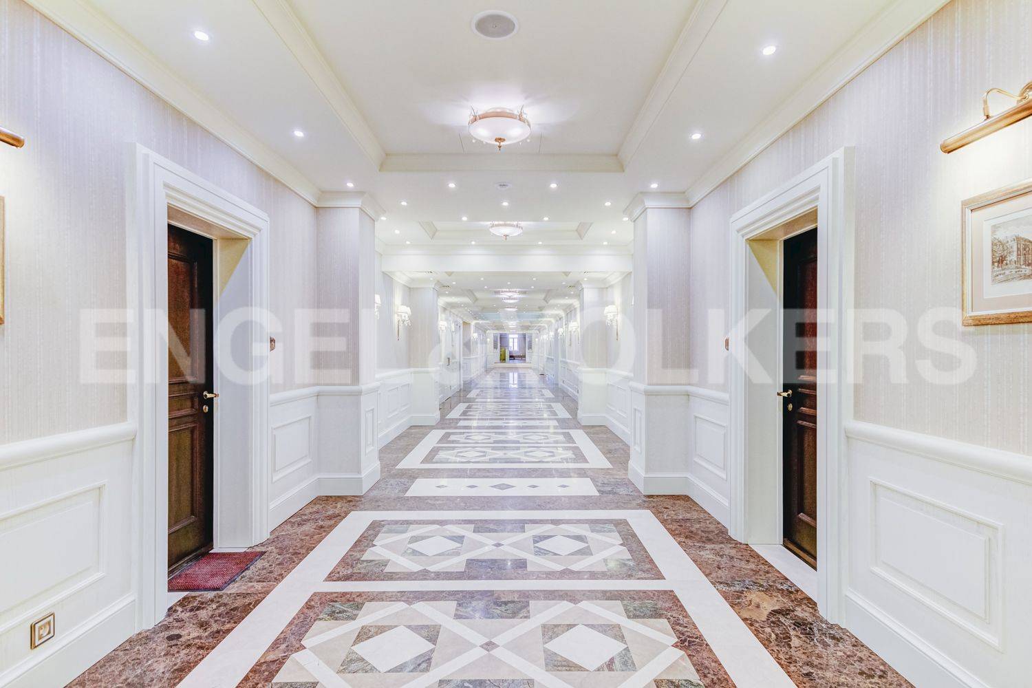 «монферран» – лоск американского ар-деко и лаунж-террасы возле исаакия фото 1