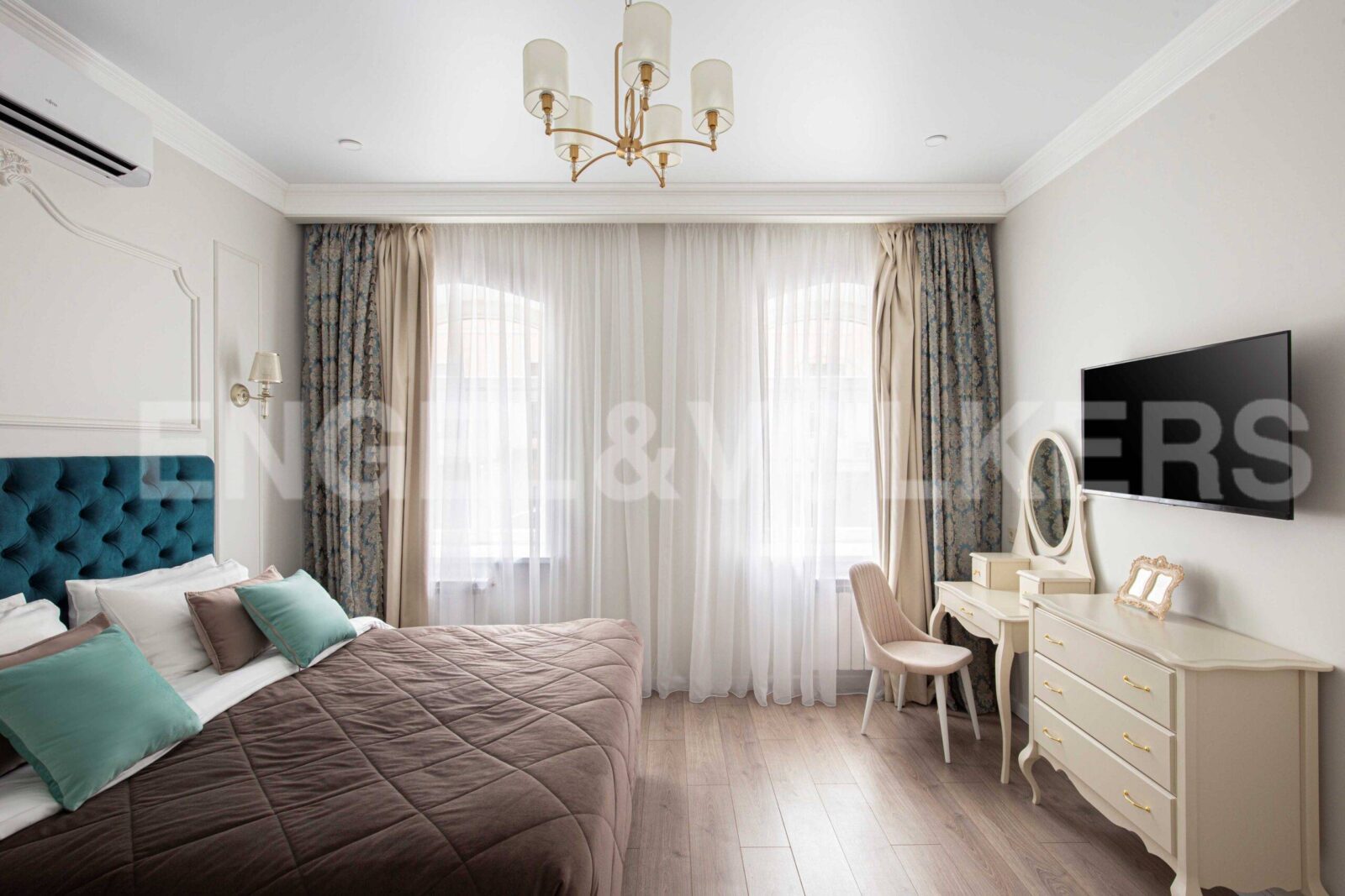 галерная, 61 – видовой двухкомнатный апартамент в центре фото 1