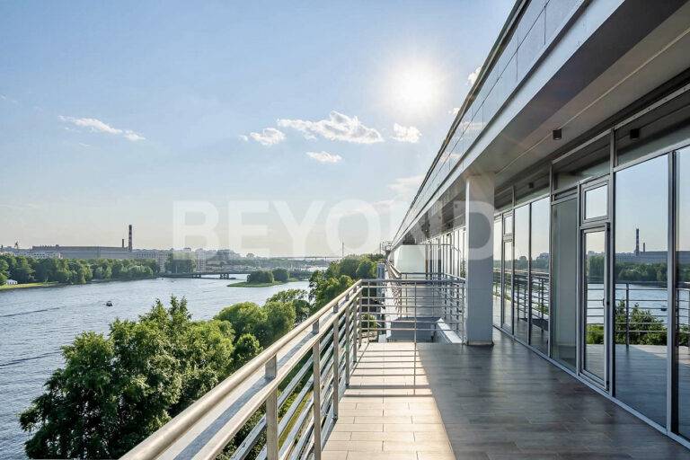 «фаворит» - трофейный пентхаус с видом на акваторию малой невки фото 1