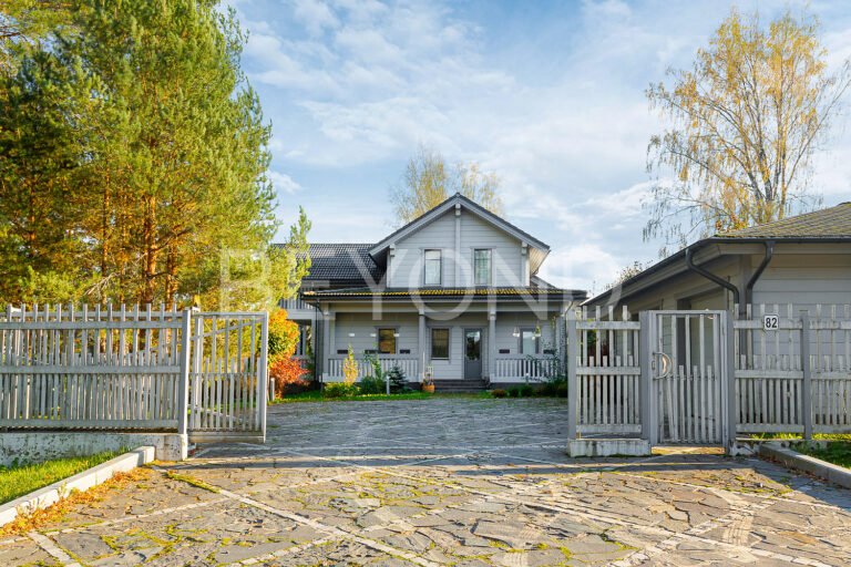 "кп лемболово-парк" - коттедж от honka на берегу пруда фото 5