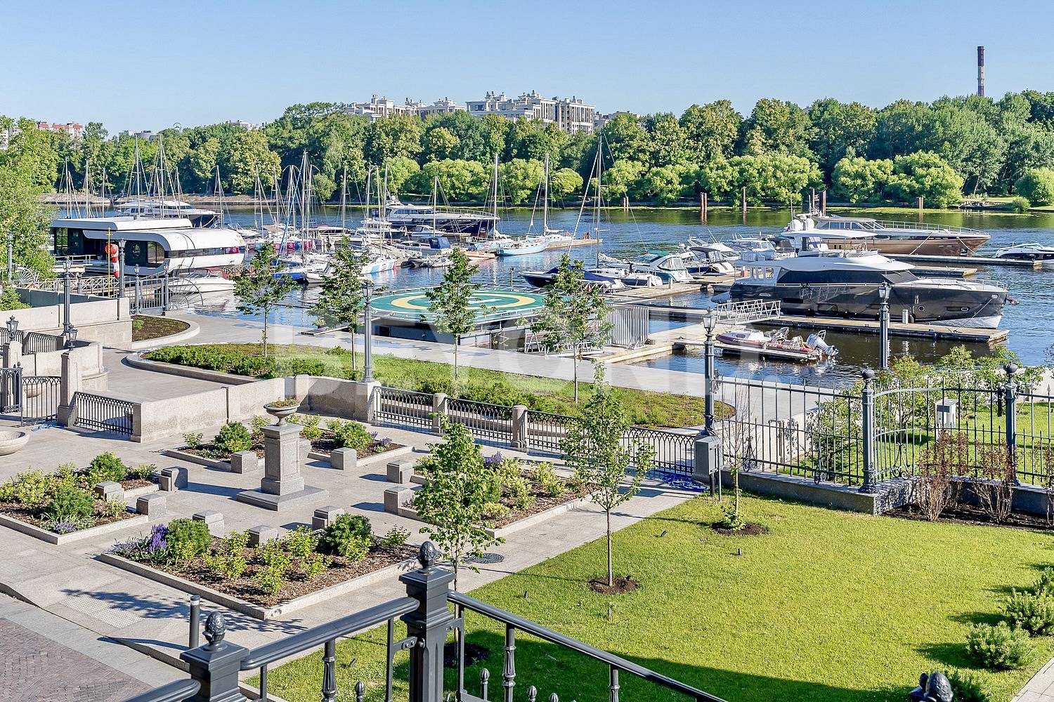 «императорский яхтъ-клуб» - видовая резиденция с панорамными окнами и собственной террасой фото 1