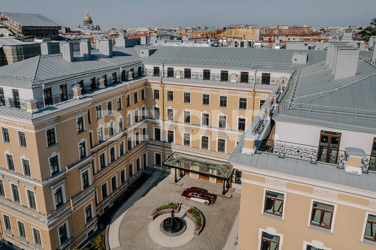 Городские резиденции. Резиденция. Резиденция СПБ Новосаратовка. 2. Мариинский театр внешний вид.
