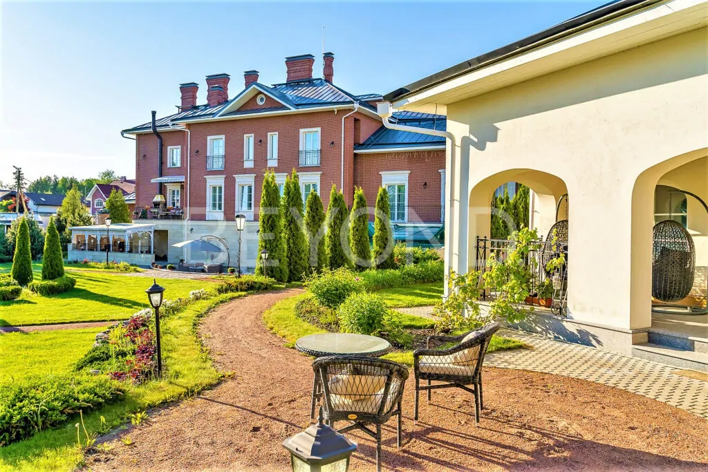 Вид от гостевого дома