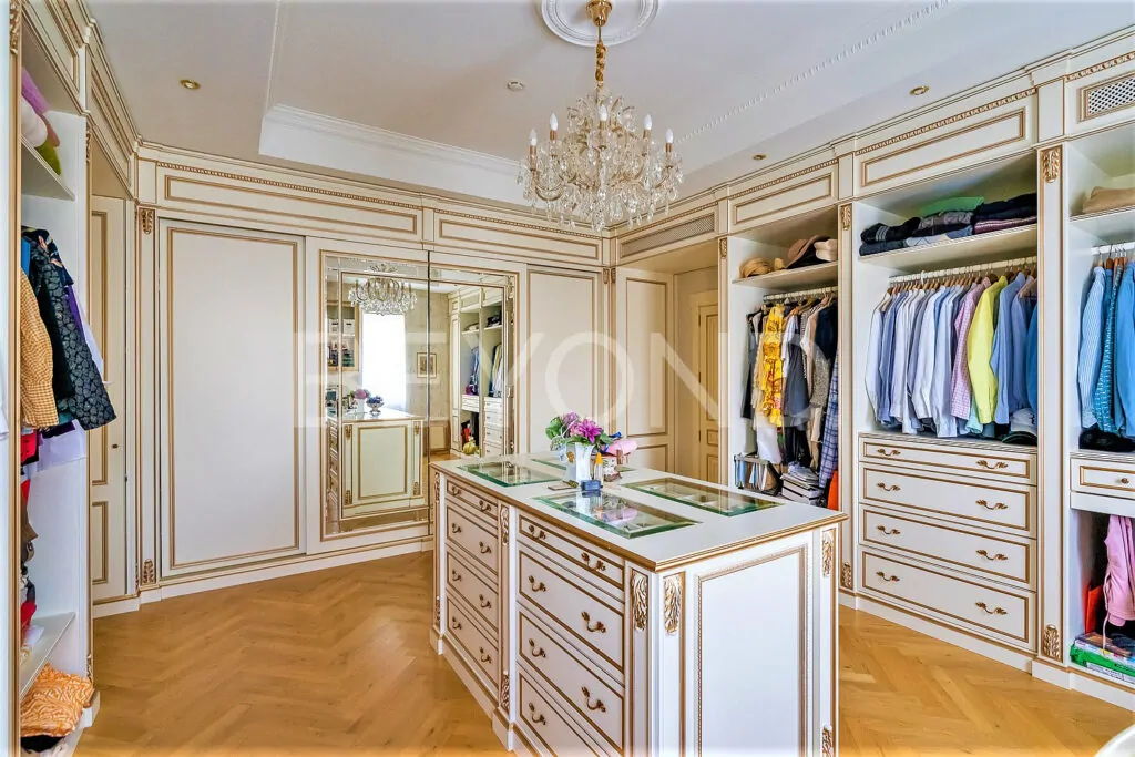 Гардеробная при мастер спальне