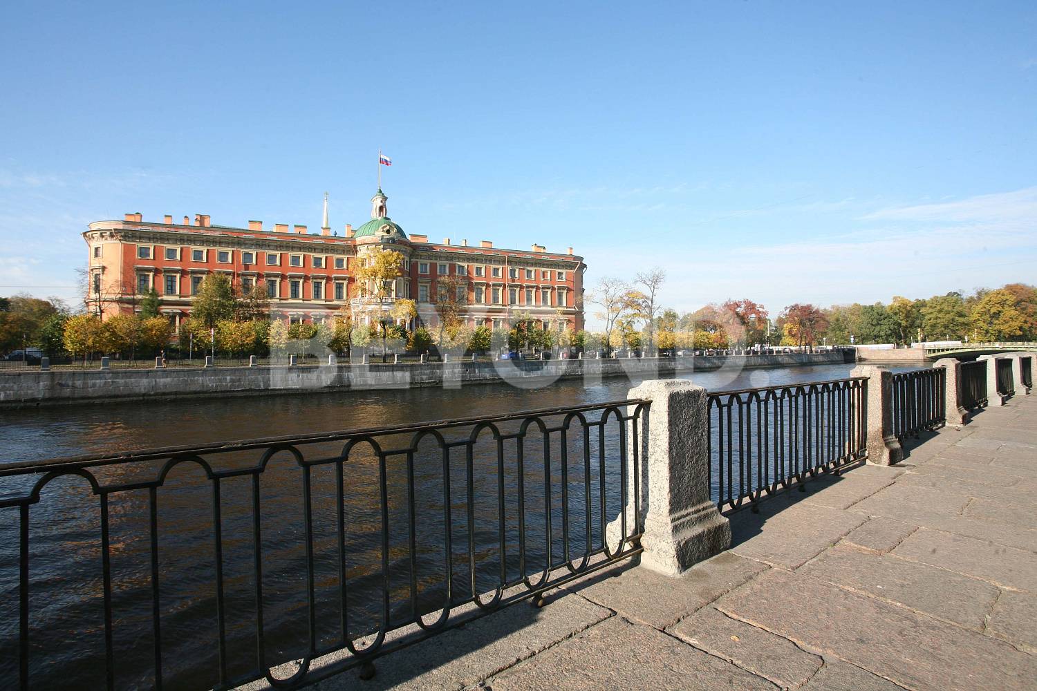 «русский дом» - притягательный вид в тишине исторического центра фото 3