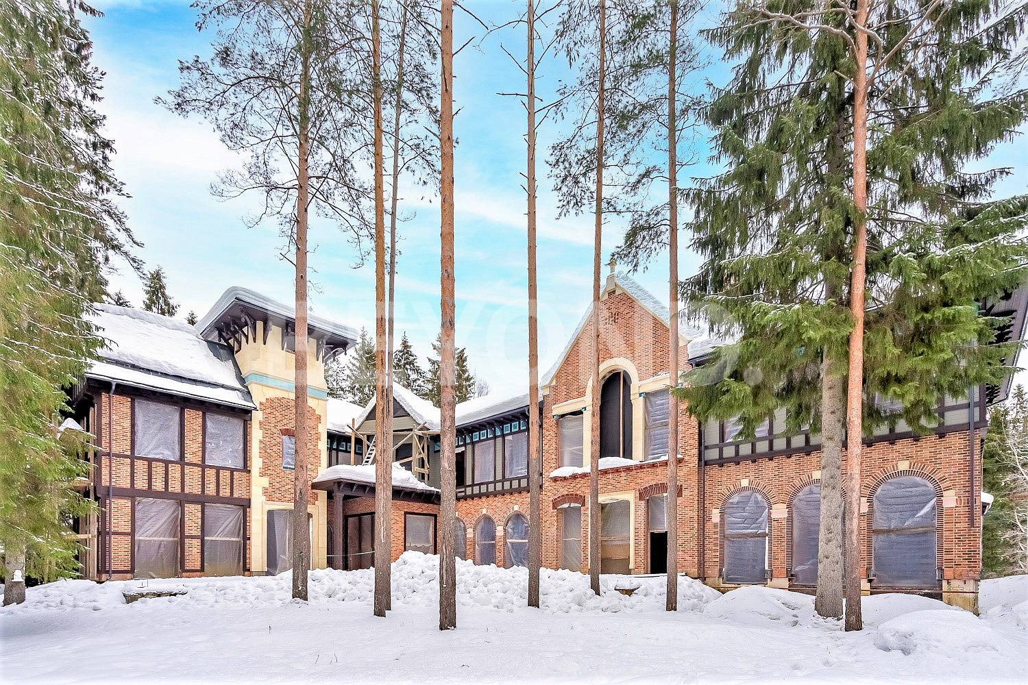 п. ленинское – загородная вилла в статусном окружении фото 1