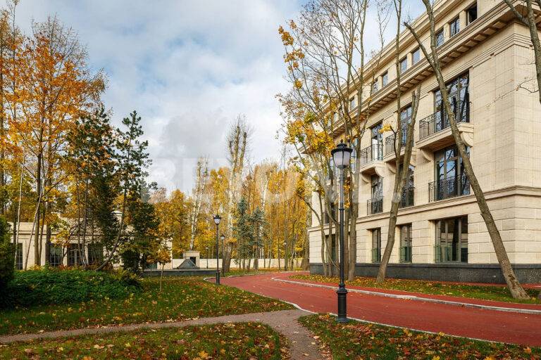 «резиденция на каменном» - резиденция с мезонином и террасой на крыше фото 2