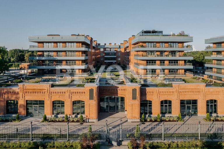 резиденция с просторной террасой фото 2