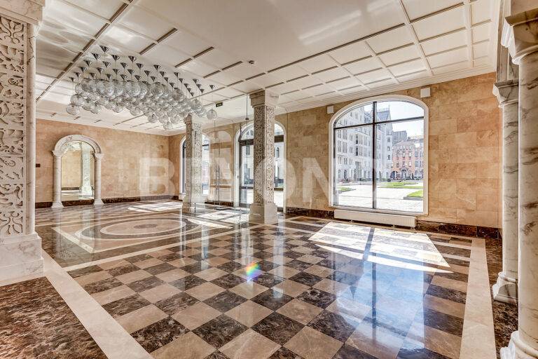 «русский дом» - видовая квартира в центре города с шикарной террасой фото 3