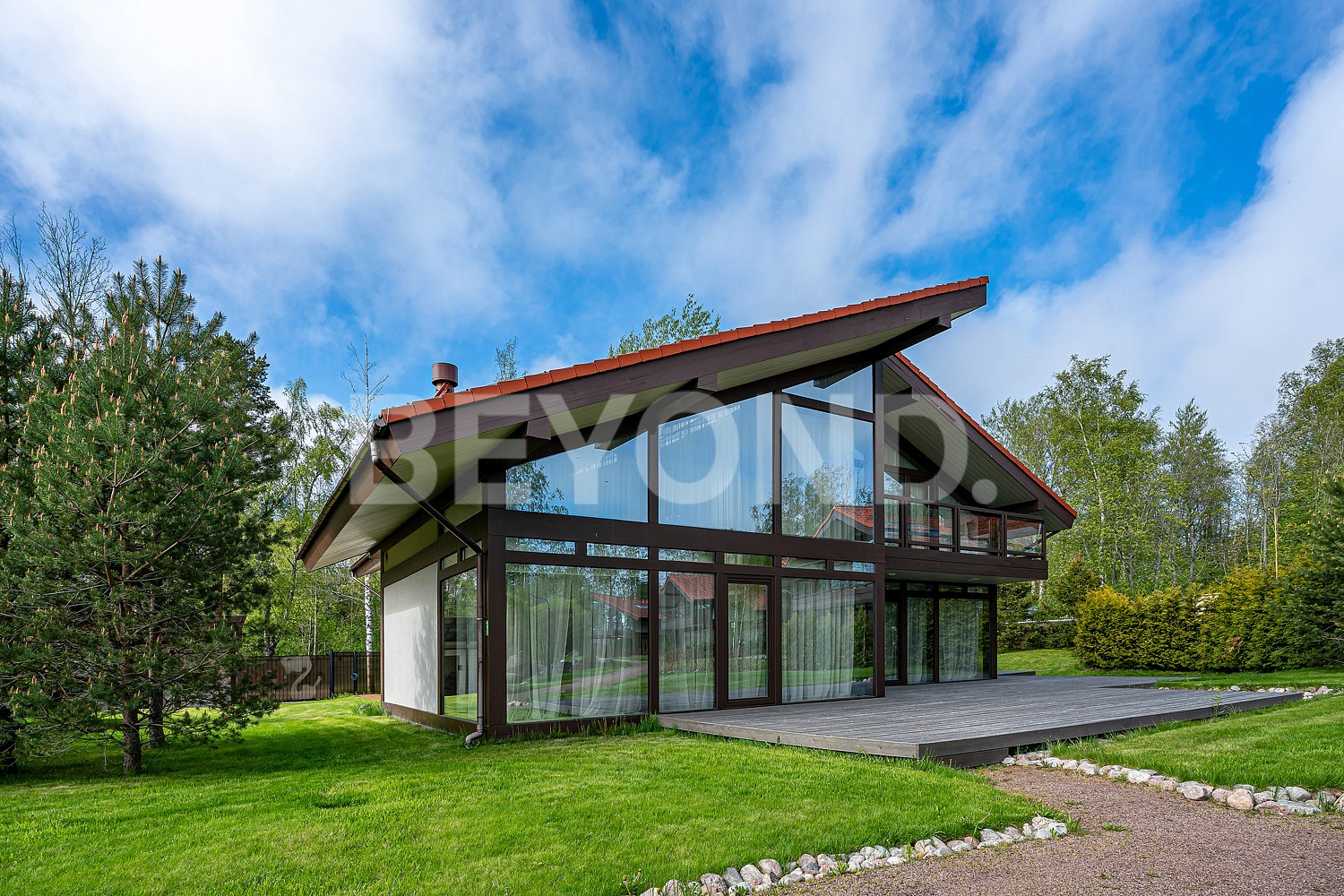 п. солнечное – готовый загородный дом в клубном поселке фото 1