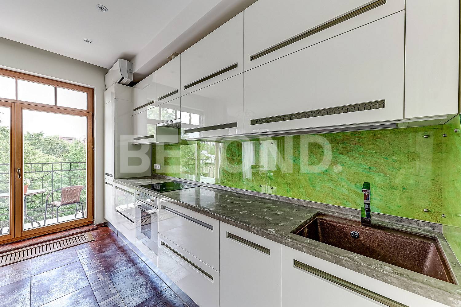 дибуновская, 26 - клубный дом утопающий в зелени у елагина фото 2