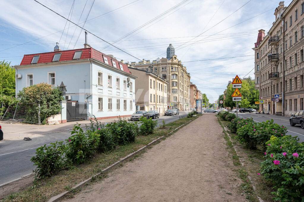 14_ya_liniya_i_Srednii__prospekt_Vasilevskogo_ostrova