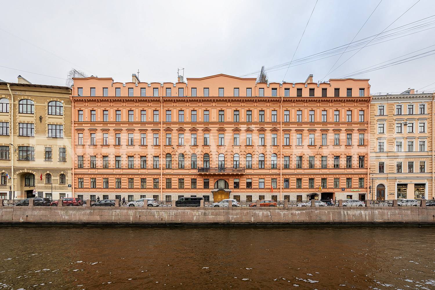 наб. реки мойки, 40 – лофт с видом на воду в «золотом» окружении фото 3