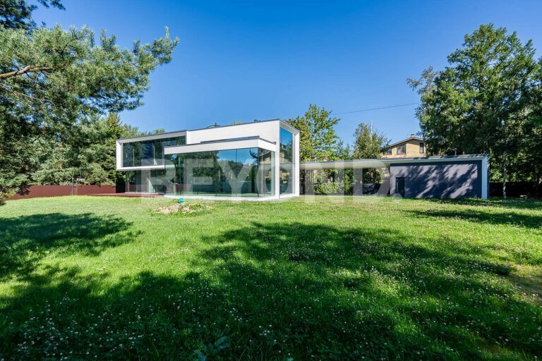 коломяги - дом в черте города в лаконичном стиле минимализма фото 3