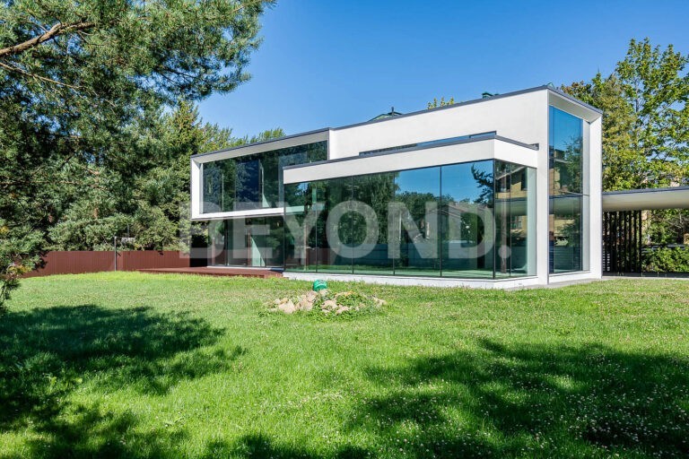 коломяги - дом в черте города в лаконичном стиле минимализма фото 5