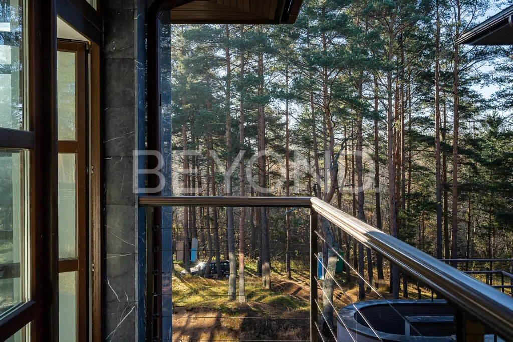 Вид с балкона на участок