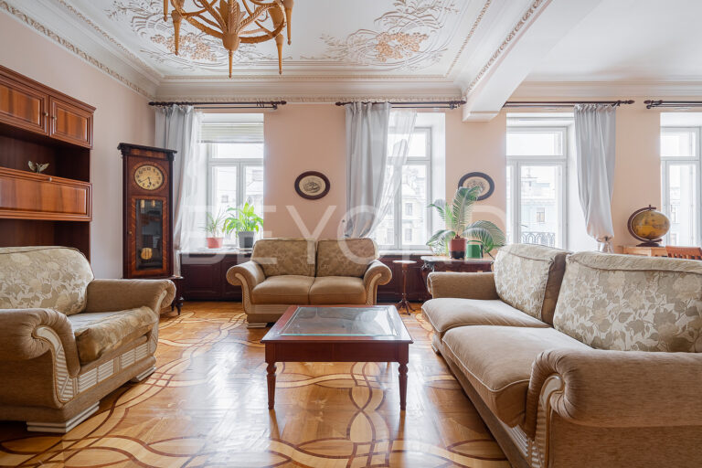 наб. канала грибоедова, 19 - классика с видом на воду и спас на крови фото 2