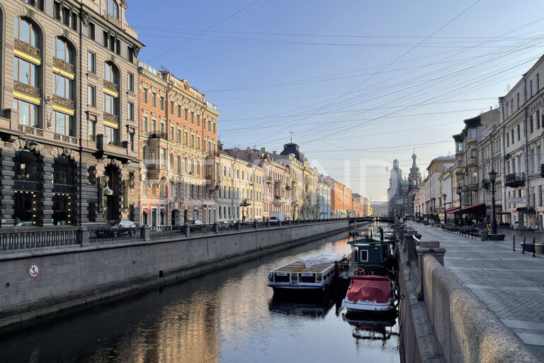 наб. канала грибоедова, 19 - классика с видом на воду и спас на крови фото 3