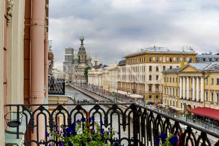 наб. канала грибоедова, 19 - классика с видом на воду и спас на крови фото 1