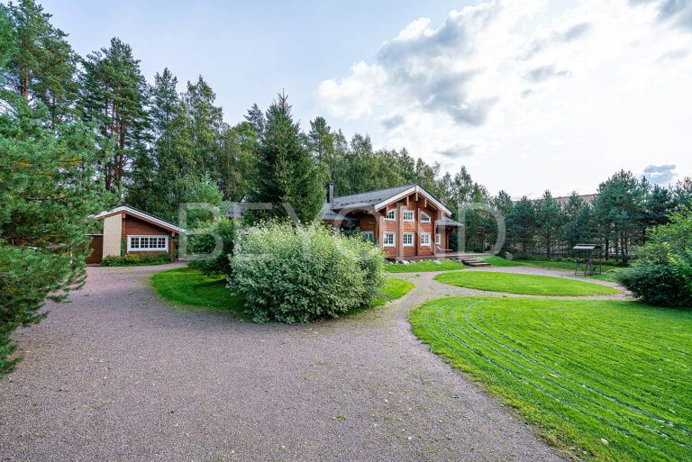 п. запорожское - дом из цельного бруса особо ценной породы алтайского кедра на первой линии р. бурная фото 4