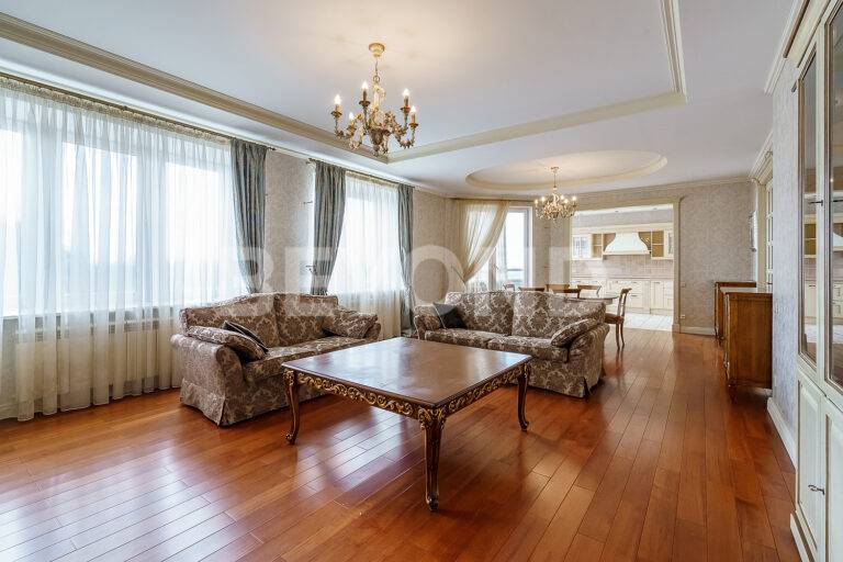 рюхина, 10 - уютная классика с видом на парк фото 1