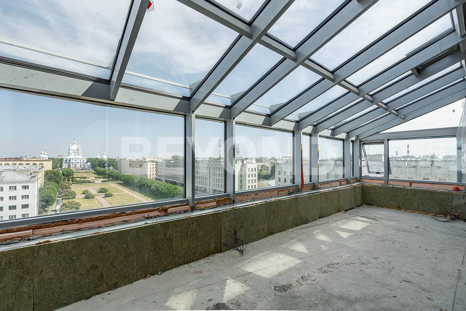 шпалерная, 60 - прямой вид на смольный собор фото 3