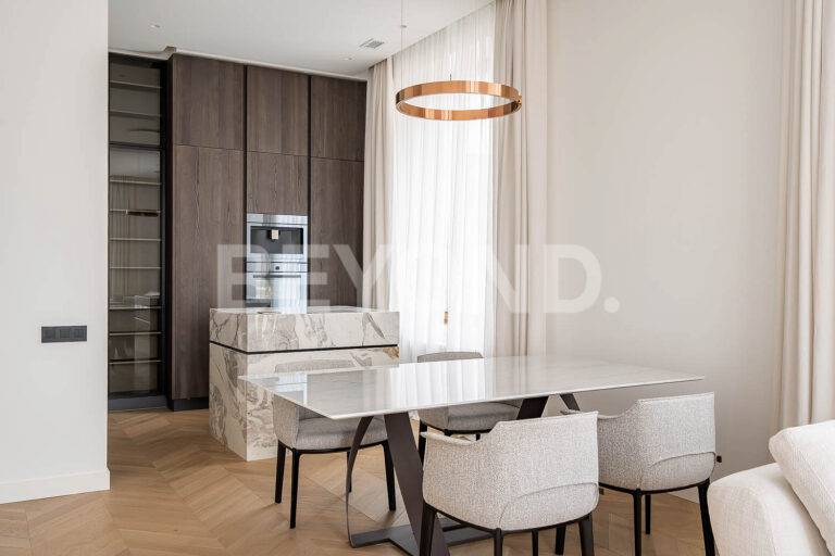 "смольный парк" - вид на воду и эксклюзивный интерьер фото 1