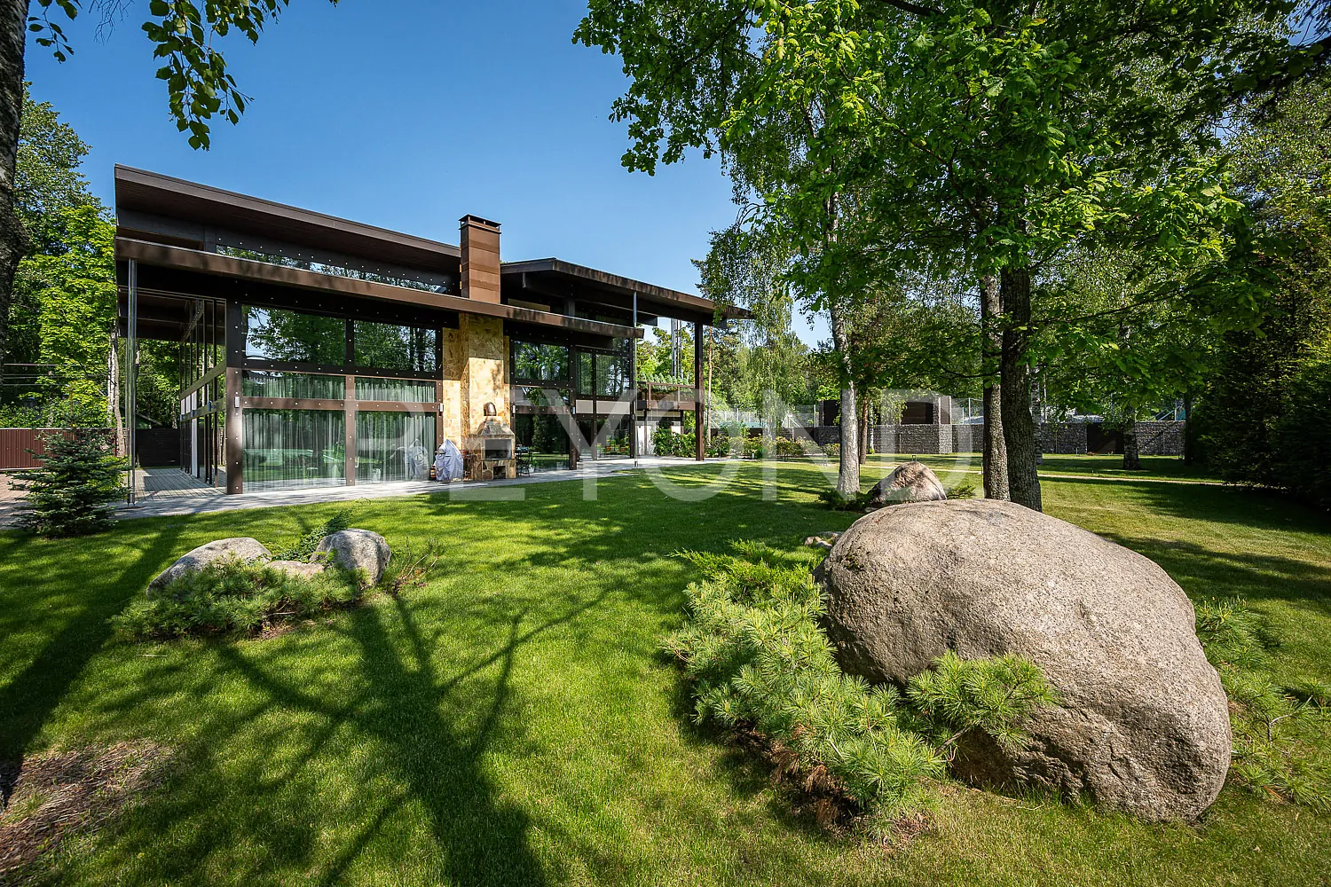 п. солнечное - идеальное место для постоянного проживания фото 1