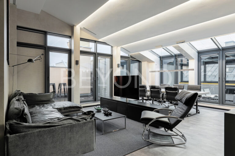 наб. кутузова, 24 - атмосфера силы и надёжности брутализма фото 2