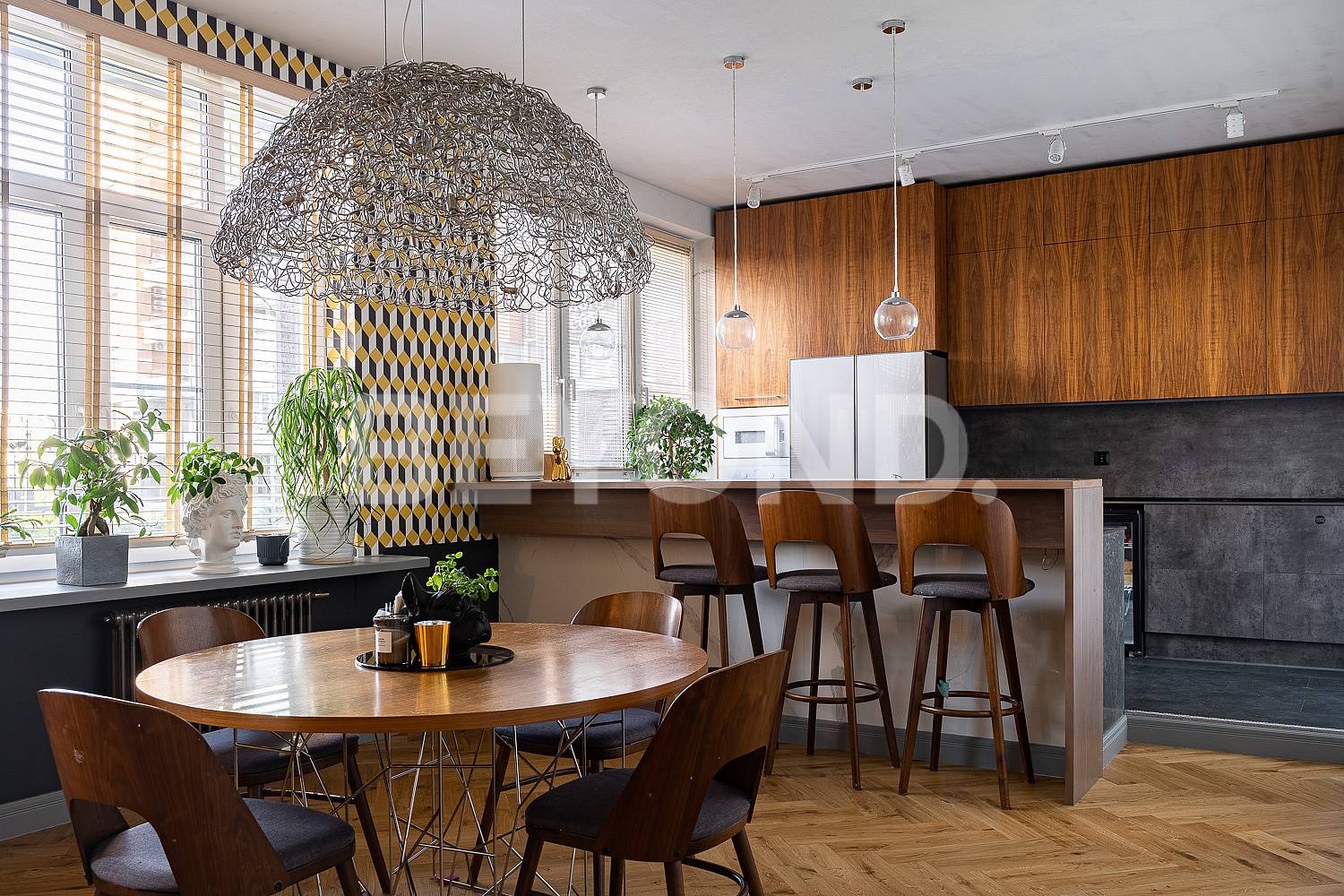 "премьер палас" - функциональная семейная квартира с тремя спальнями и кабинетом фото 1