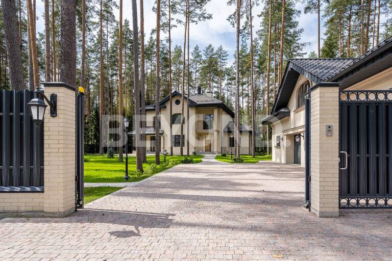 п. ленинское - загородный дом среди соснового леса фото 1