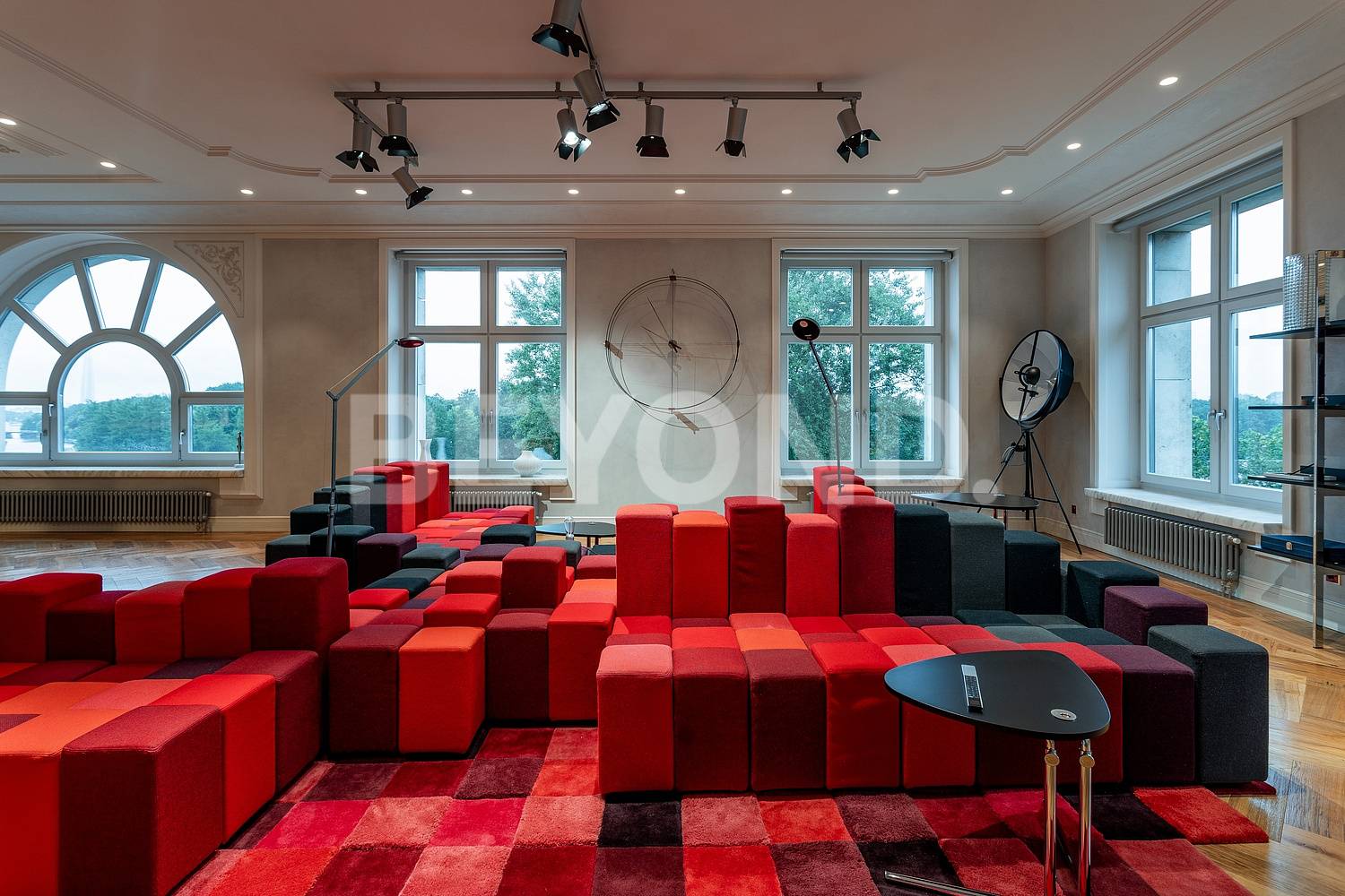 «венеция» – выразительная экспрессия с видом на водную гладь средней невки фото 2