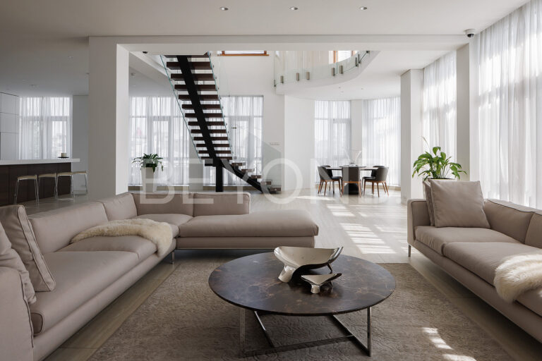 наб. мартынова, 18 - элегантный пентхаус в стиле премиального минимализма фото 3