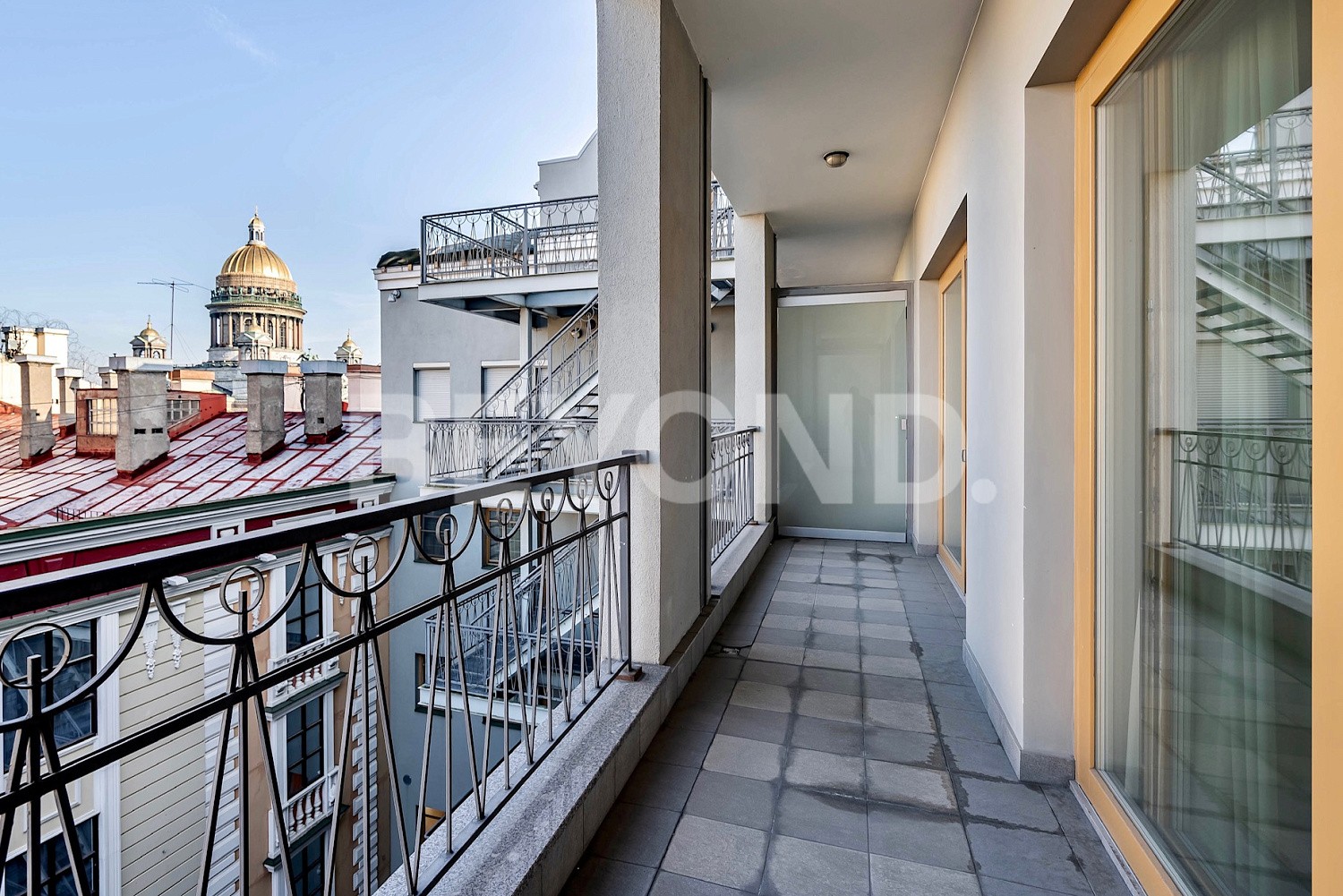 "монферран" - апартаменты с видом на исаакиевский собор фото 1