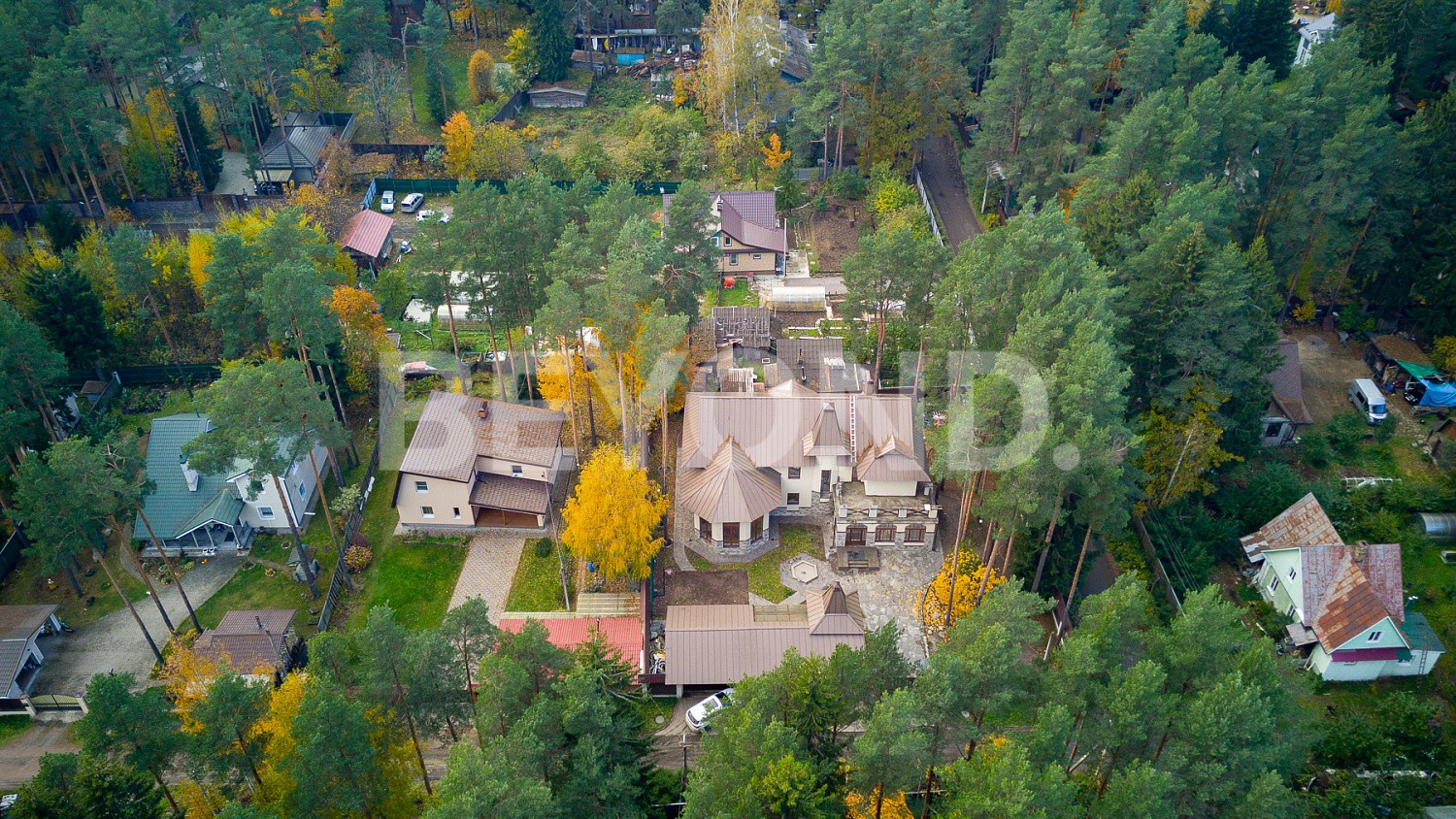 "золотой квадрат"- загородный дом в черте города фото 3