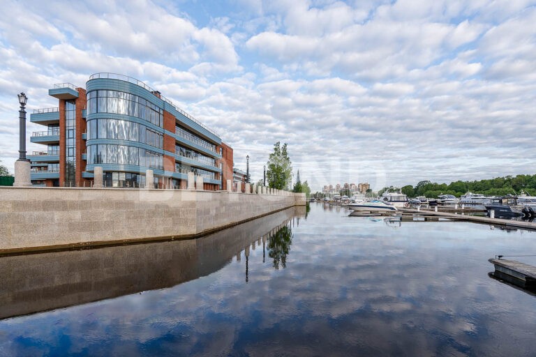 «императорский яхтъ-клуб» - семейная резиденция с видом на с.невку и елагин остров фото 4