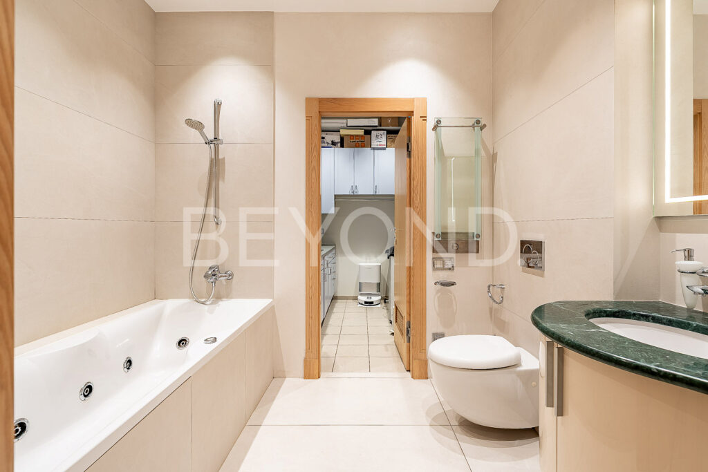 Детский или гостевой санузел и хозкомната