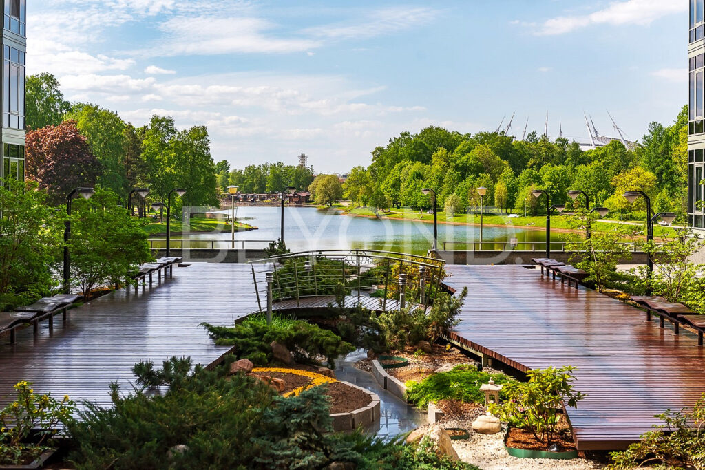 Крытый внутренний двор - атриум