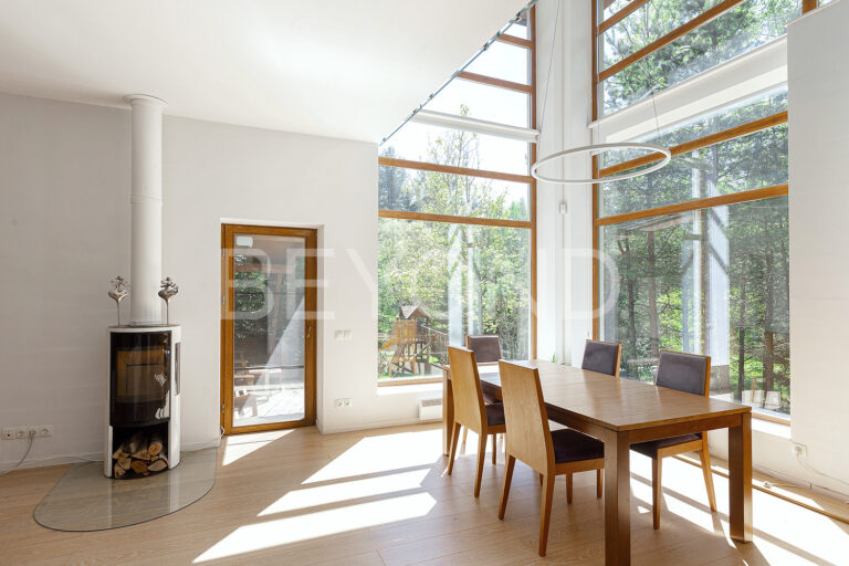 кп "охтинское раздолье"- загородный дом, утопающий в вековых елях, с прямым выходом к озеру фото 2