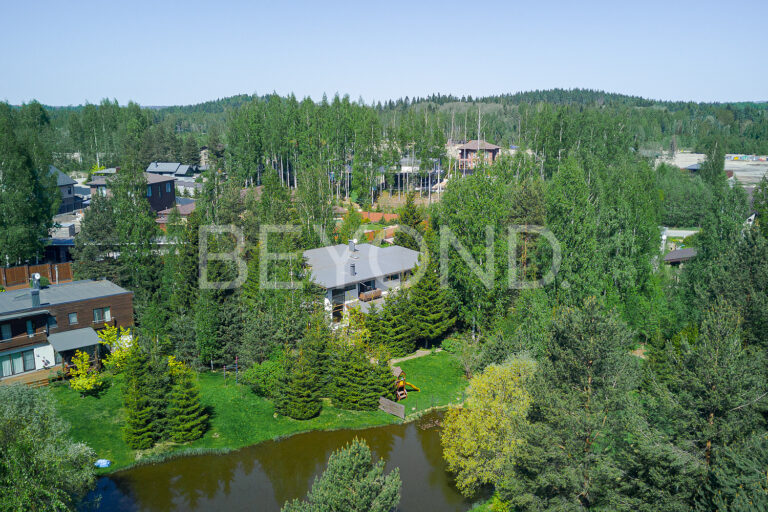 кп "охтинское раздолье"- загородный дом, утопающий в вековых елях, с прямым выходом к озеру фото 3