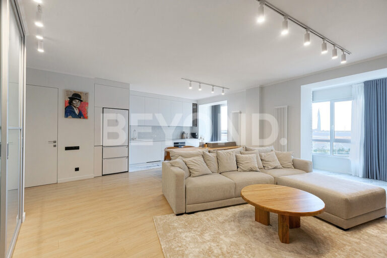 "морской фасад" - современный интерьер с морским пейзажем фото 4