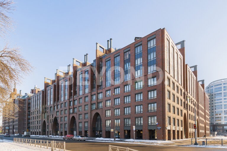 "дом на излучине невы" - на берегу невы с видом на смольный собор фото 3