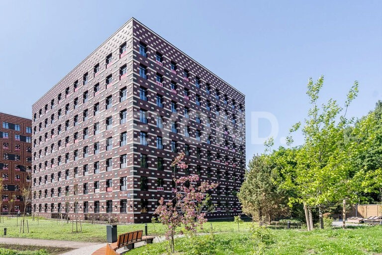 neva haus – закаты с видом на зелень сада фото 4