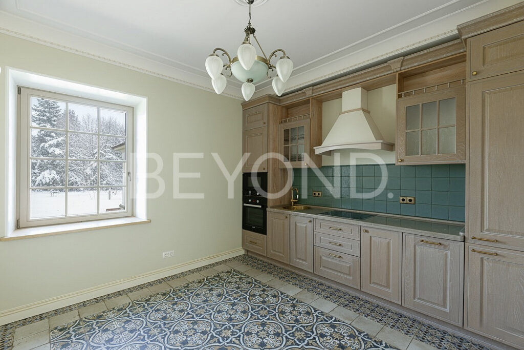 Кухня в квартире №2 гостевого дома