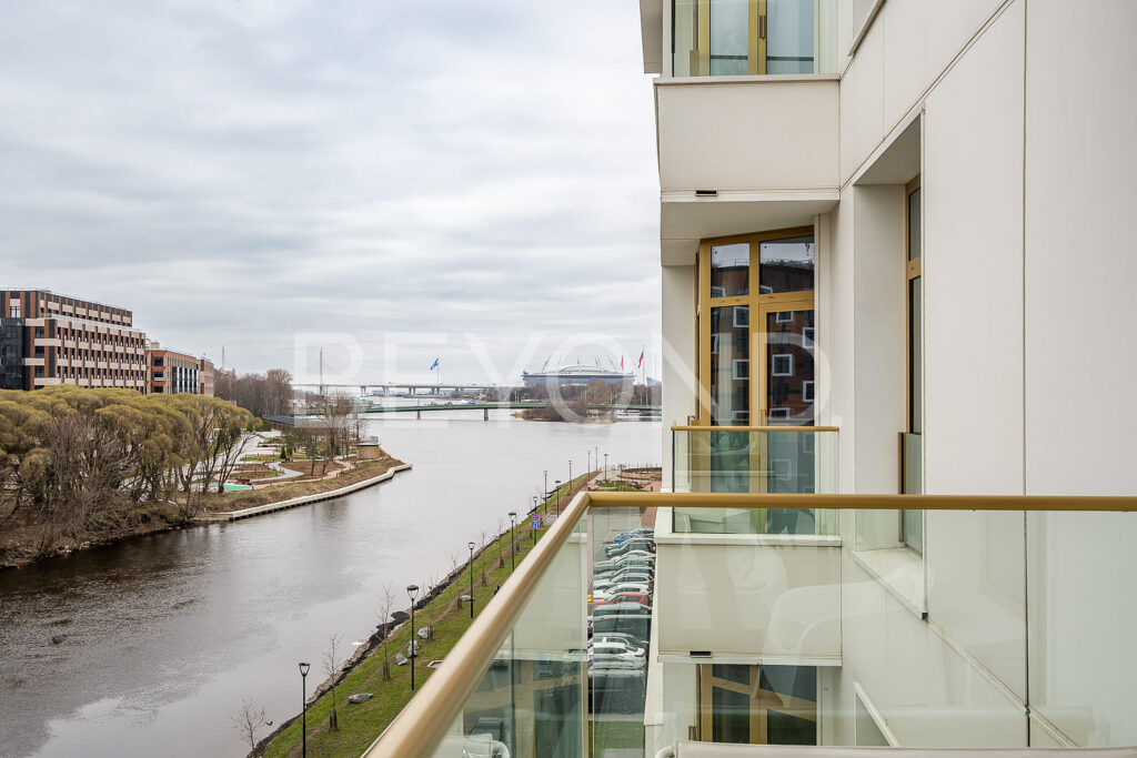 Вид  с балкона на Газпром Арену
