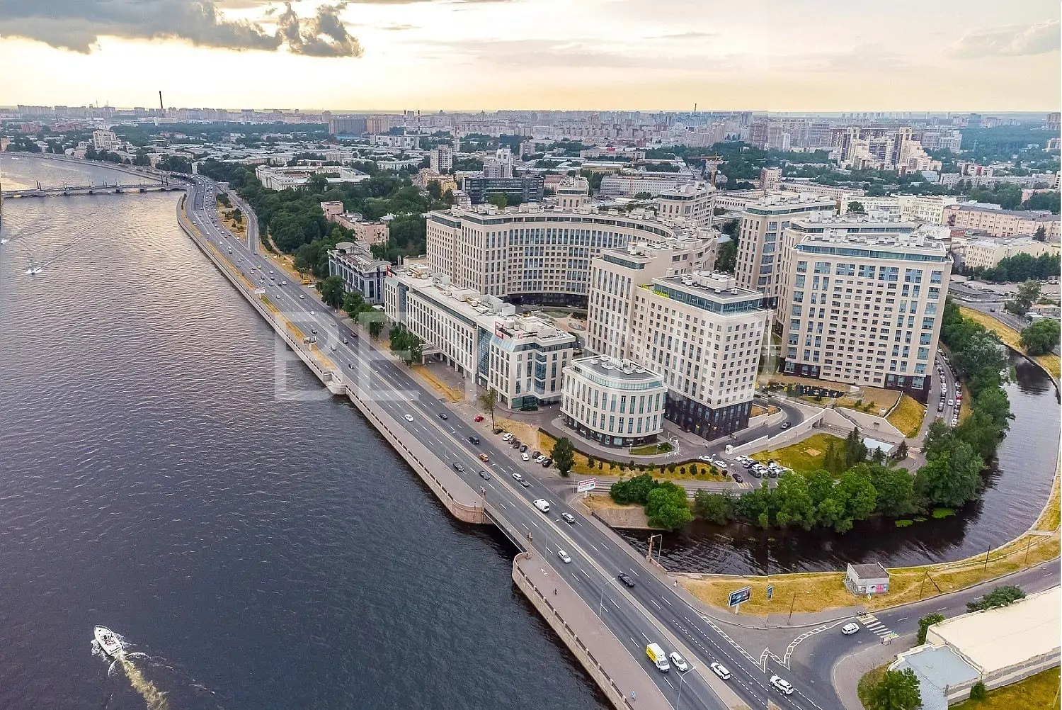 Riverside - вид, пространство и свет pic-1