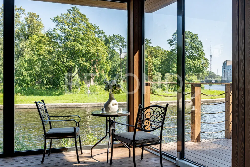 Чайный домик у воды