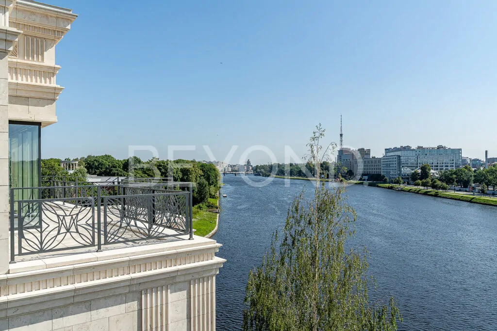 Пентхаус с видом на Малую Невку