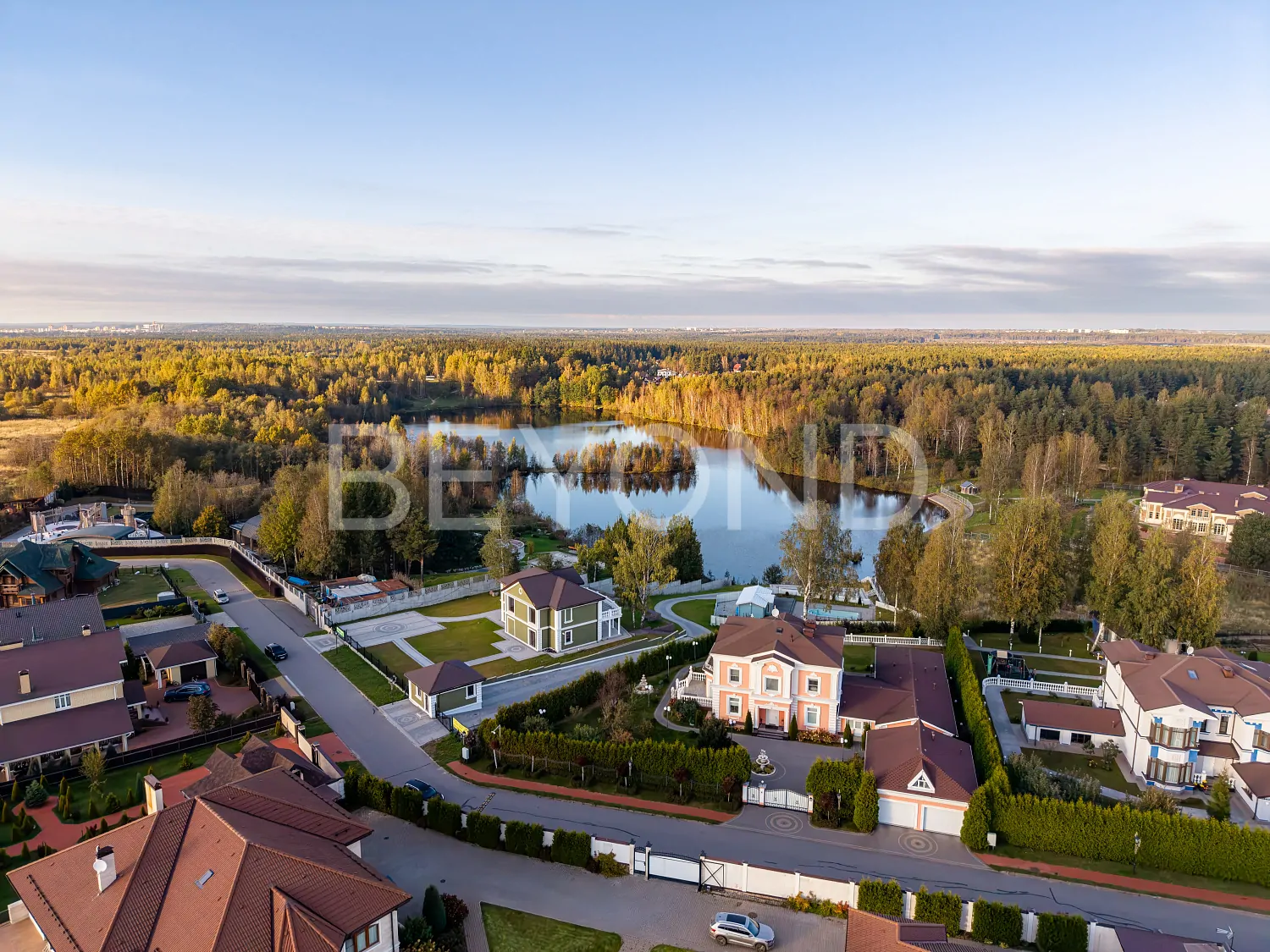 «петровское барокко» - дом на берегу озера фото 2