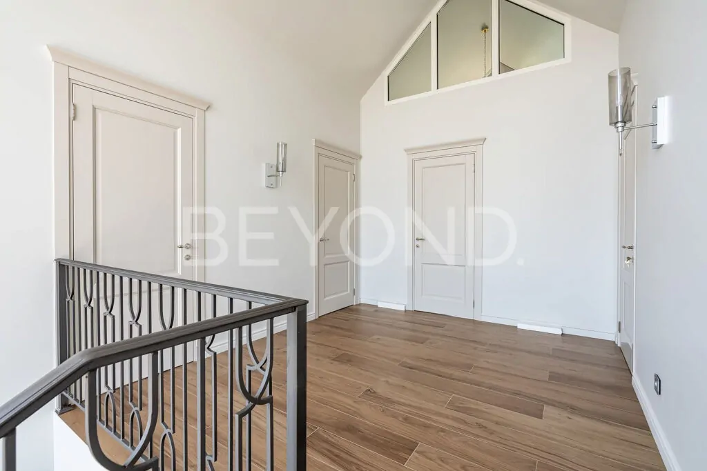 Холл второго этажа